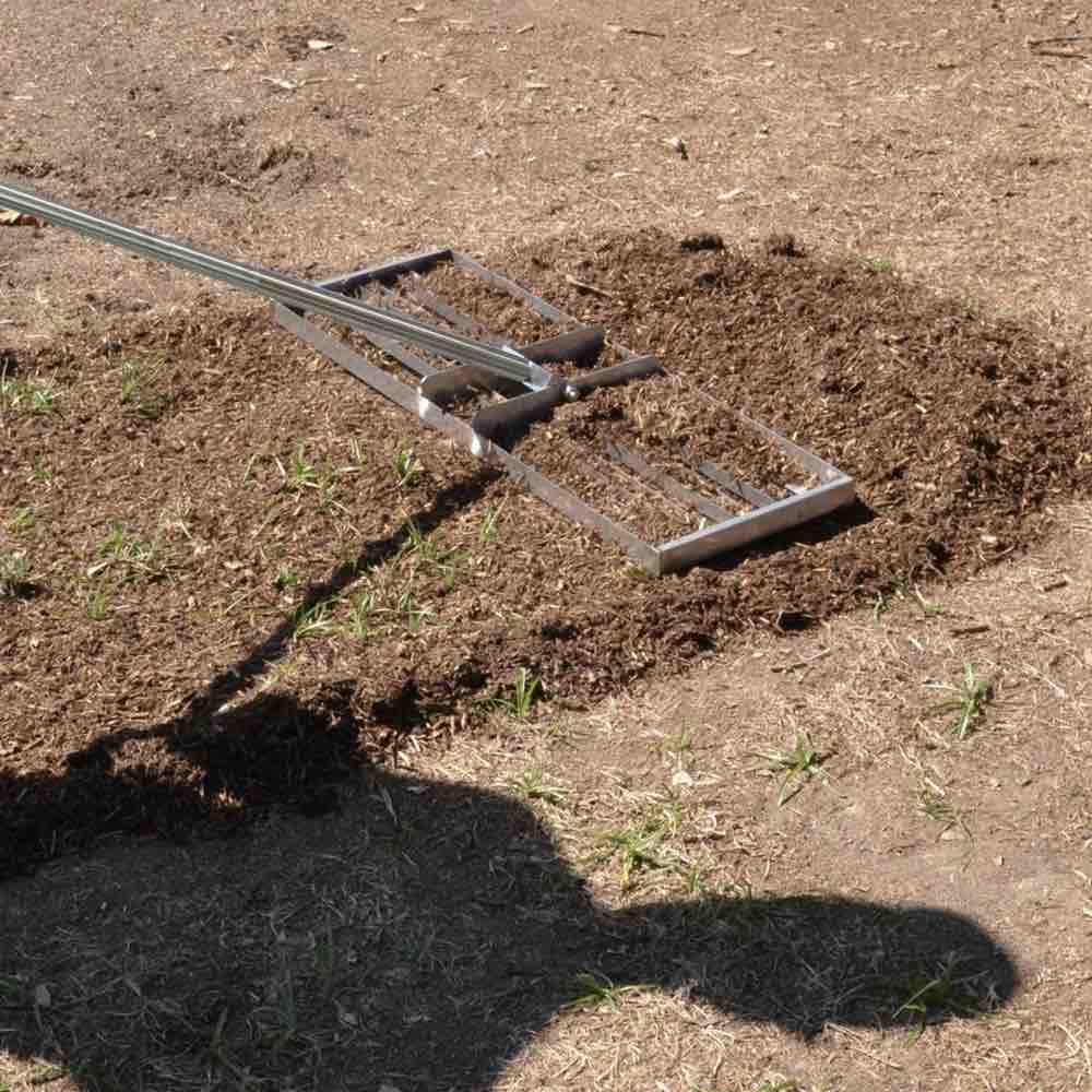 Lawn Lute: 75cm Yard Spreader: image 8