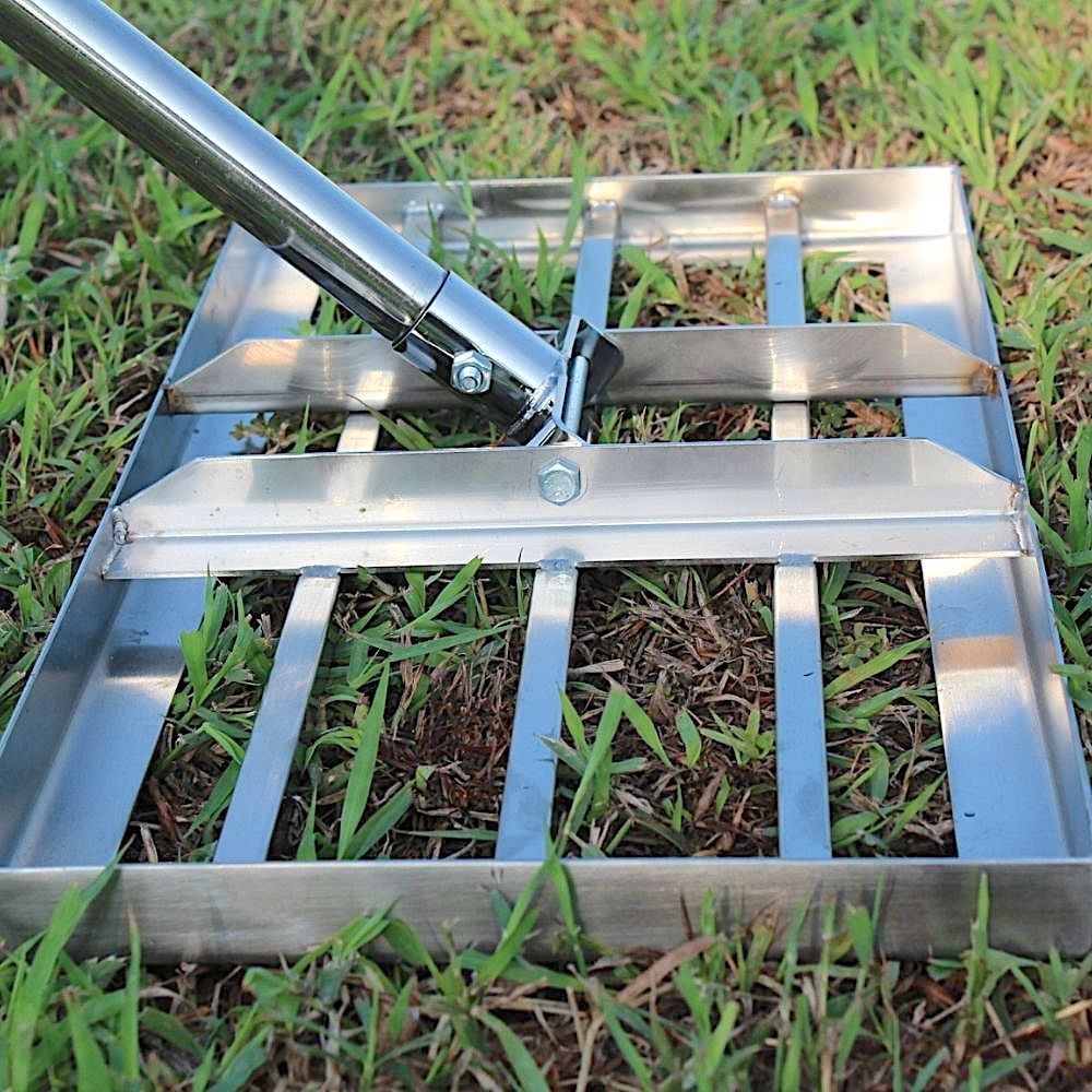 Lawn Lute: 75cm Yard Spreader: image 1